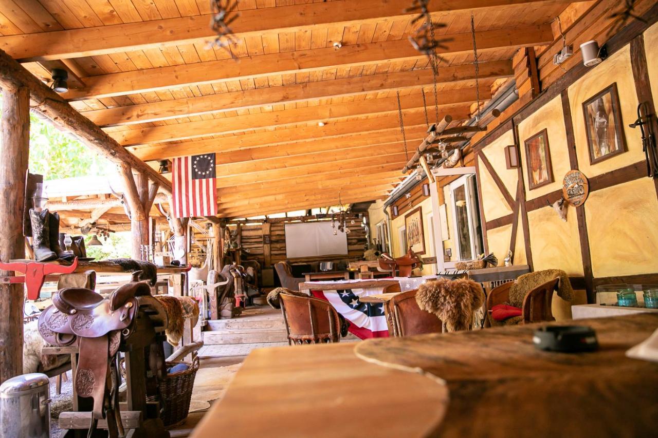 Longhorn Ranch Countryhotel - Garni Schonau  Экстерьер фото